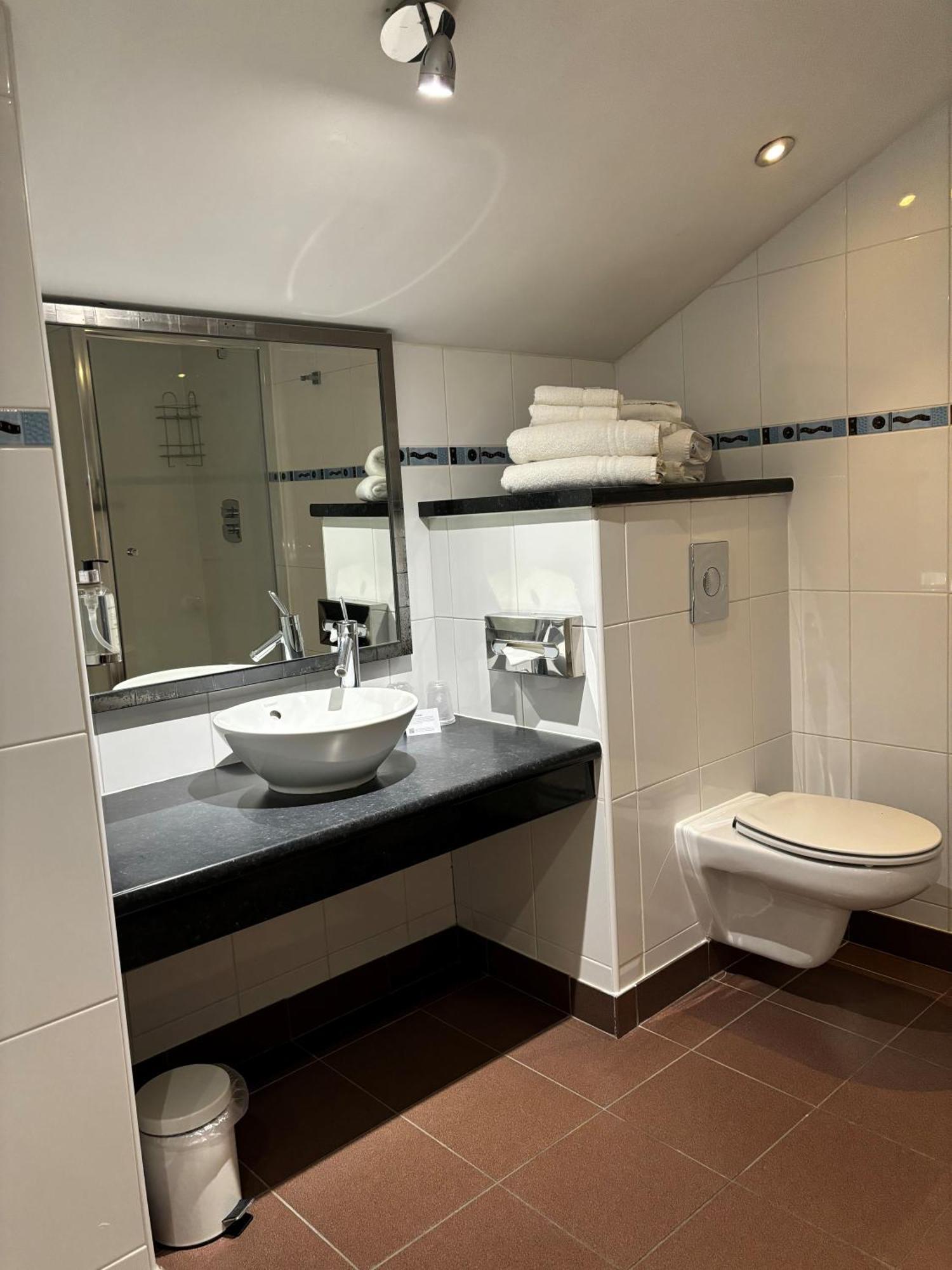 Holiday Inn Ellesmere Port/Cheshire Oaks By Ihg Экстерьер фото