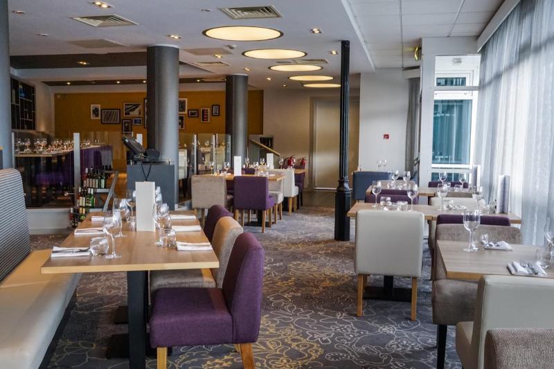 Holiday Inn Ellesmere Port/Cheshire Oaks By Ihg Экстерьер фото